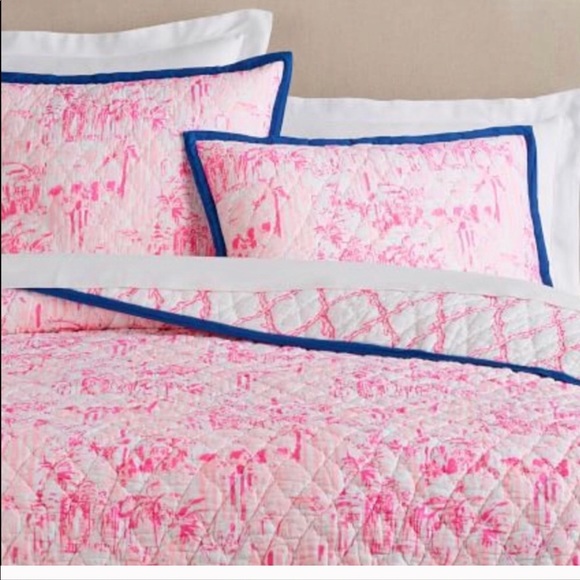 Lilly Pulitzer Other - NWT Lilly Pulitzer La Via Loca Reversible Quilt